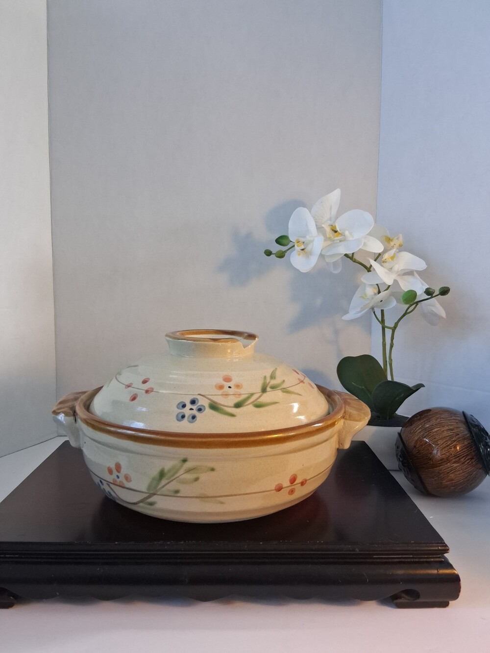 VTG Japanese Donabe Clay Pot Lidded 9" Casserole Floral HandPainted Detail EUC